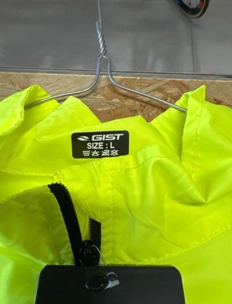 Used Gist Gilet antivento giallo L 2026 bike — image 4 of 5