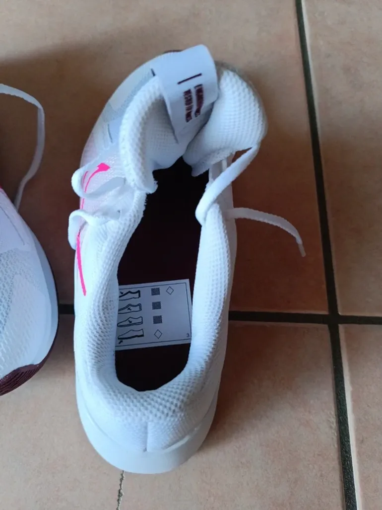 Nike estive 36 1/2 bike usato — immagine 4 di 6