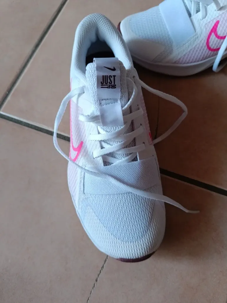 Nike estive 36 1/2 bike usato — immagine 2 di 6