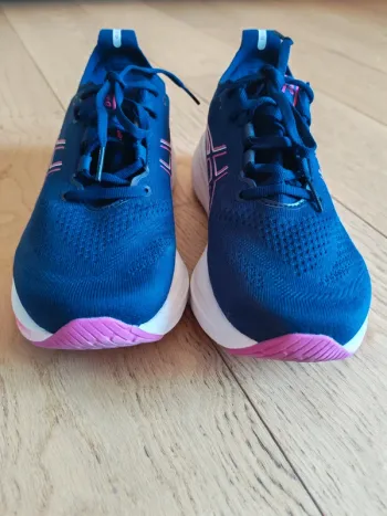 Tweedehands Asics Gel Nimbus 26 bike — afbeelding 2 van 4