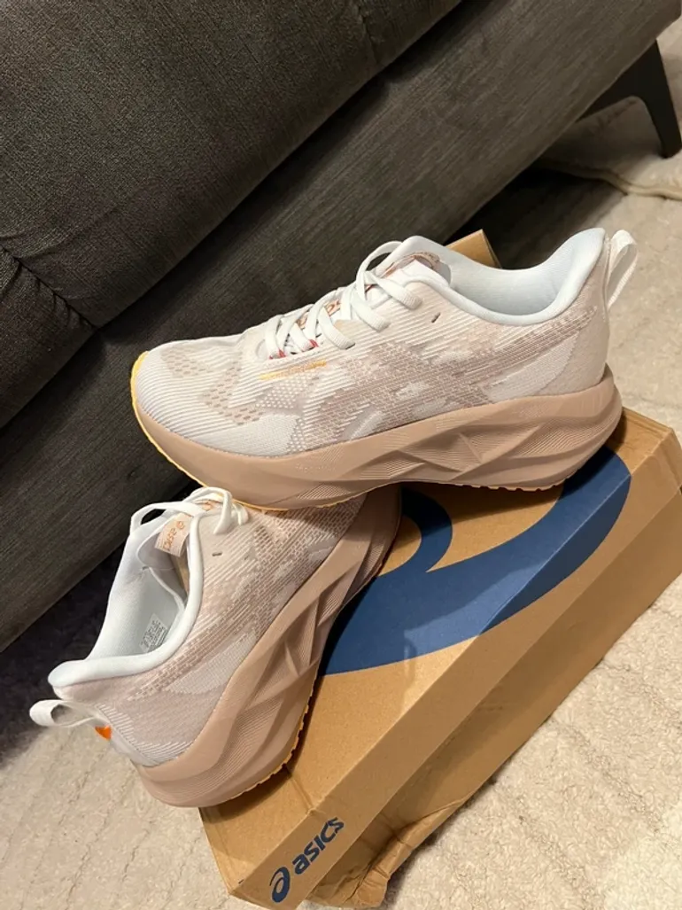 Asics Novablast 5 bike de segunda mano — imagen 7 de 7