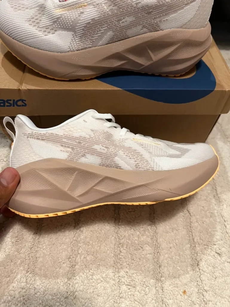 Asics Novablast 5 bike de segunda mano — imagen 2 de 7