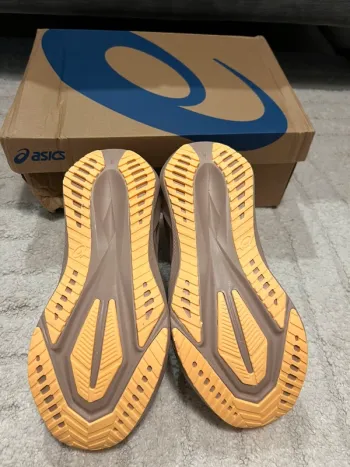 Asics Novablast 5 bike de segunda mano — imagen 5 de 7