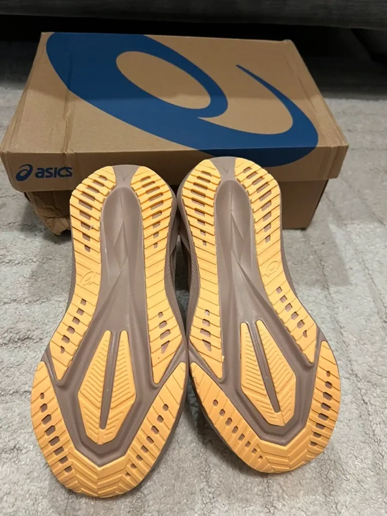 Asics Novablast 5 bike de segunda mano — imagen 5 de 7