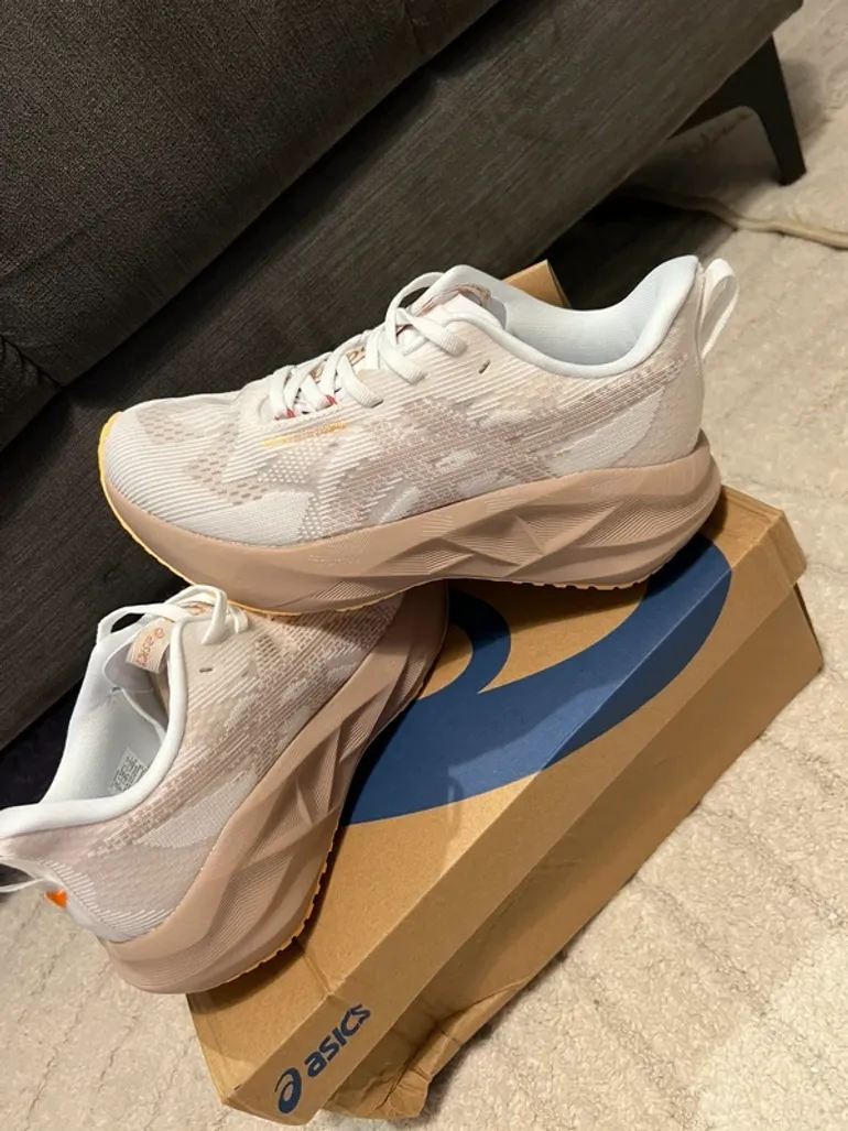 Asics Novablast 5 bike de segunda mano — imagen 6 de 7