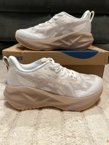 Asics Novablast 5 bike de segunda mano