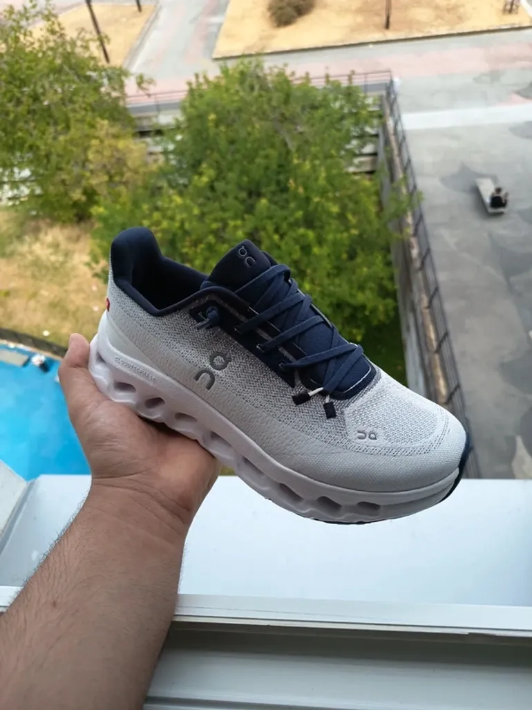 Tweedehands On Running ON Cloud Cloudtilt All Day bike — afbeelding 5 van 5