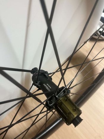 Used Scope Artech 6 Wheelset bike — image 6 of 11