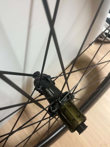 Used Scope Artech 6 Wheelset bike — image 6 of 11