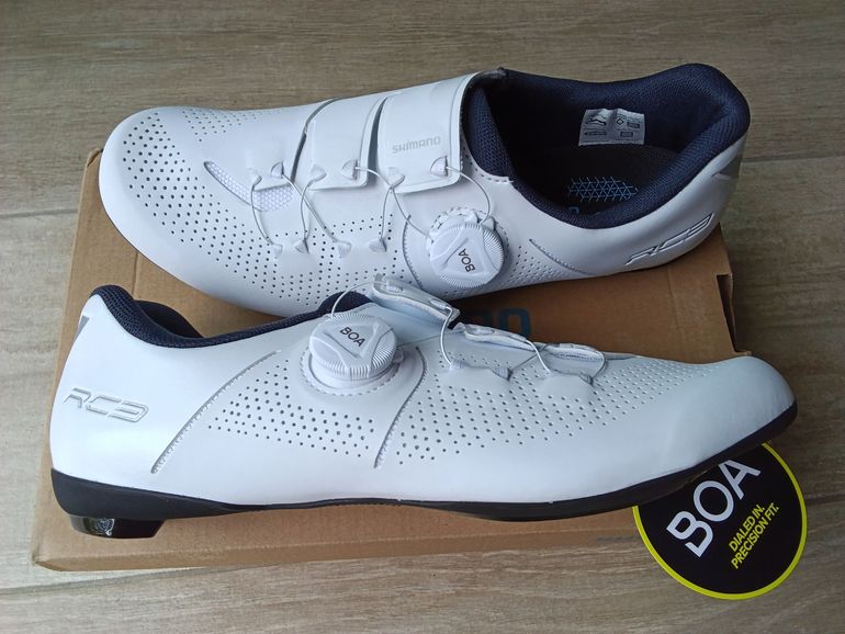 Used Shimano RC3 Cycling Shoes bike — image 1 of 7