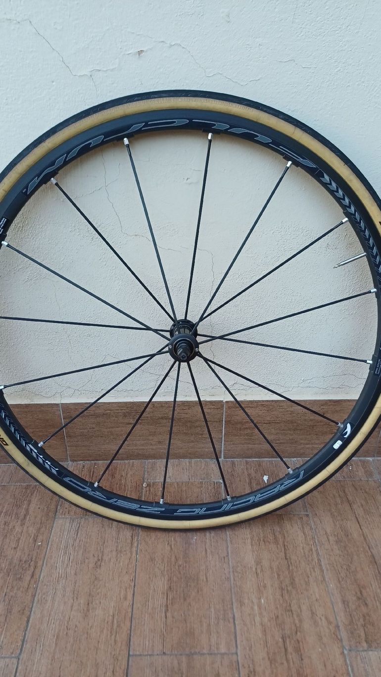 Used Fulcrum Racing Zero Nite Wheelset bike — image 9 of 10