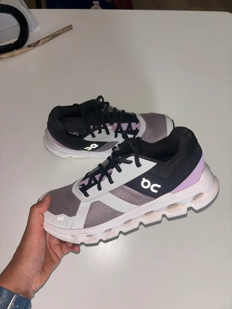 Tweedehands On Running Cloudrunner bike — afbeelding 3 van 4
