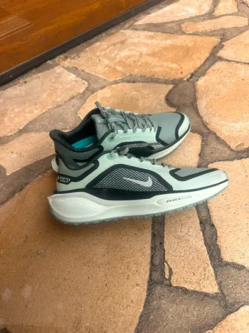 Brugt Nike sports shoes bike — billede 2 af 4