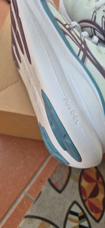 Tweedehands Asics Nimbus 28 bike — afbeelding 4 van 5