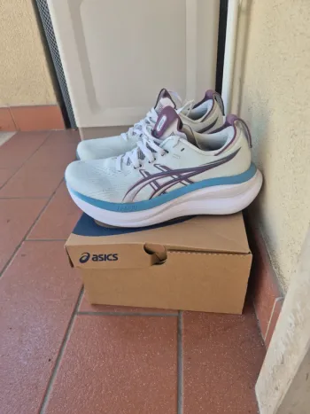 Tweedehands Asics Nimbus 28 bike