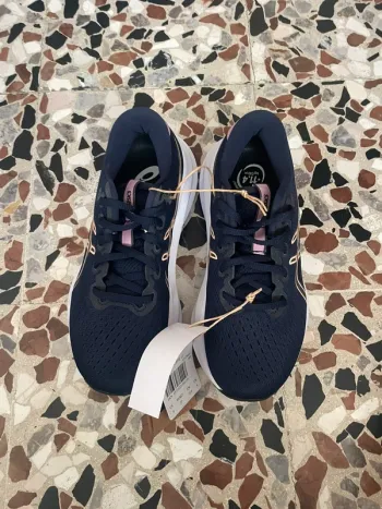 Gebrauchtes Asics scarpe da ginnastica per donne bike