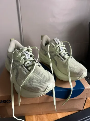 Asics Novablast 5 bike de segunda mano