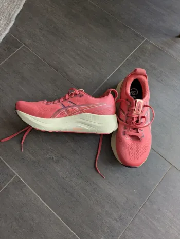 Tweedehands Asics Gel Kayano 32 bike — afbeelding 3 van 5