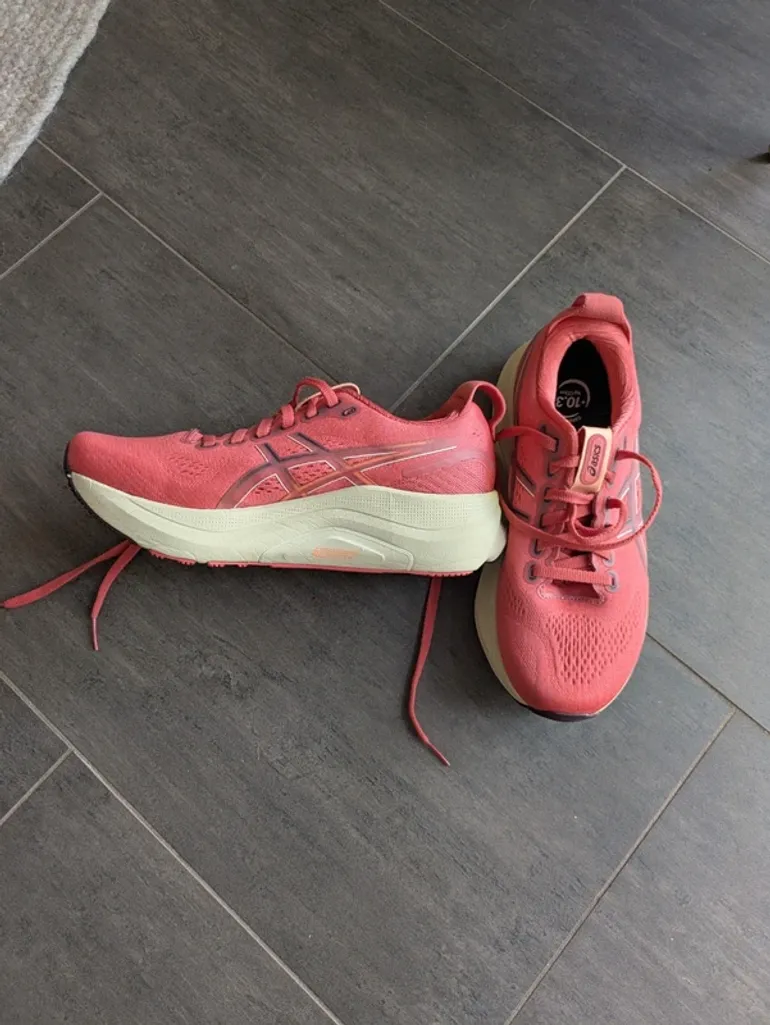 Tweedehands Asics Gel Kayano 32 bike — afbeelding 3 van 5