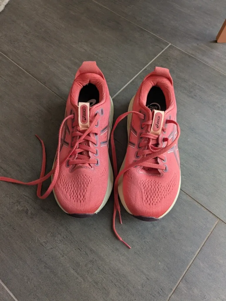 Tweedehands Asics Gel Kayano 32 bike — afbeelding 2 van 5