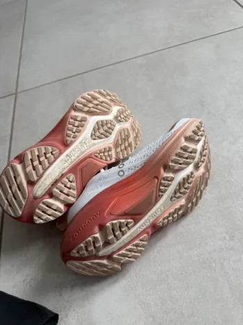 Saucony Hurricane 25 bike usato — immagine 3 di 4