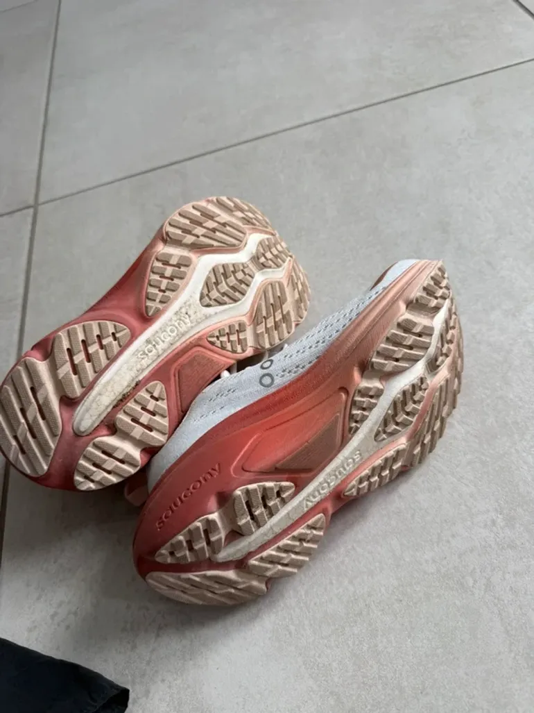 Saucony Hurricane 25 bike usato — immagine 3 di 4