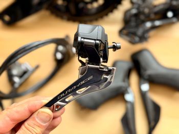 Used Shimano Dura Ace Di2 Disc R9270 Groupset, COMPLETE 2025 bike — image 7 of 11