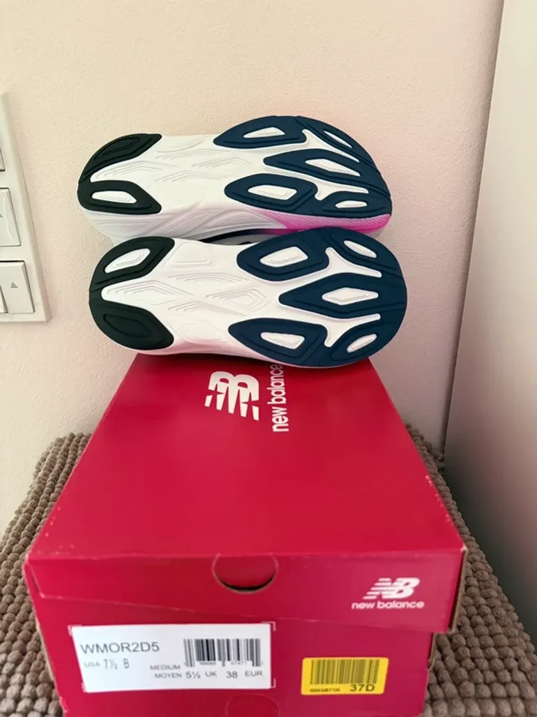 Used New Balance Fresh Foam X More v6 bike — image 4 of 5