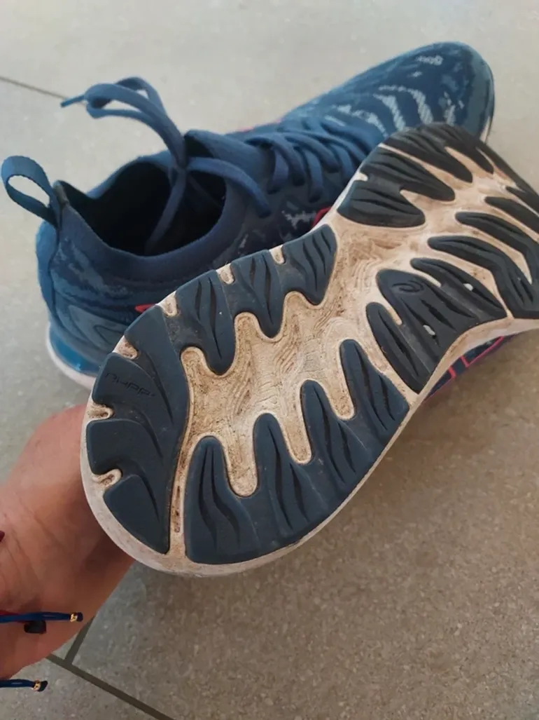 Asics Laufschuhe bike de segunda mano — imagen 3 de 4