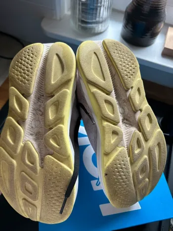 Hoka Rincon 4 bike usato — immagine 10 di 12