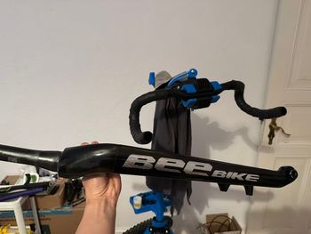 Used bee bike carbon fork 2025 bike — image 3 of 5
