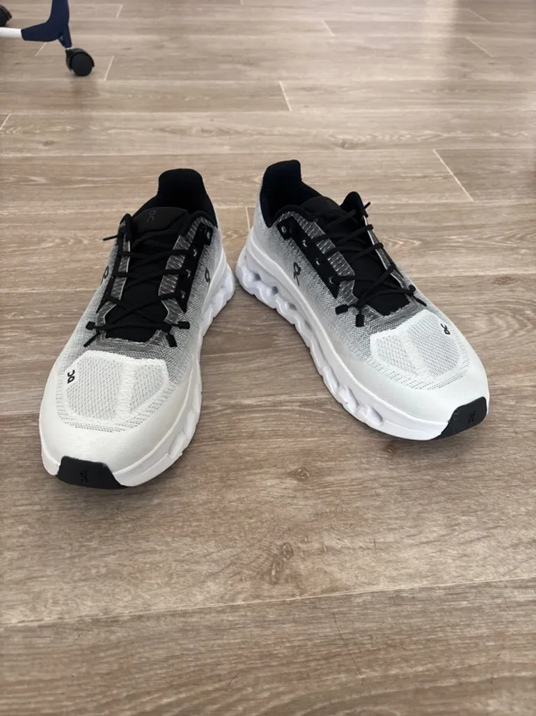 Tweedehands On Running Shoes bike — afbeelding 2 van 2
