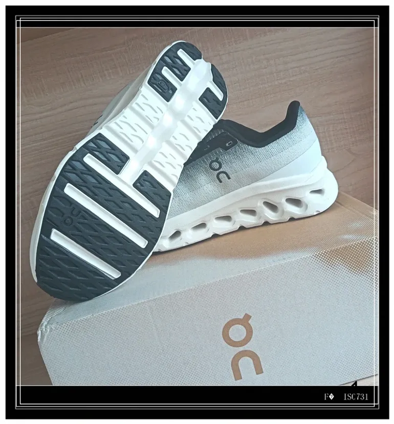 Tweedehands On Running shoes bike — afbeelding 2 van 5