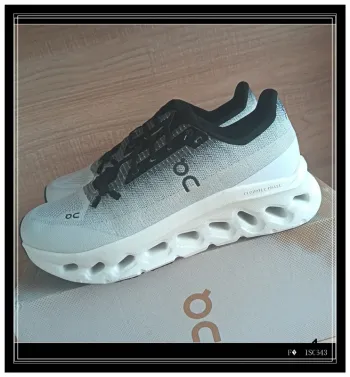 Tweedehands On Running shoes bike