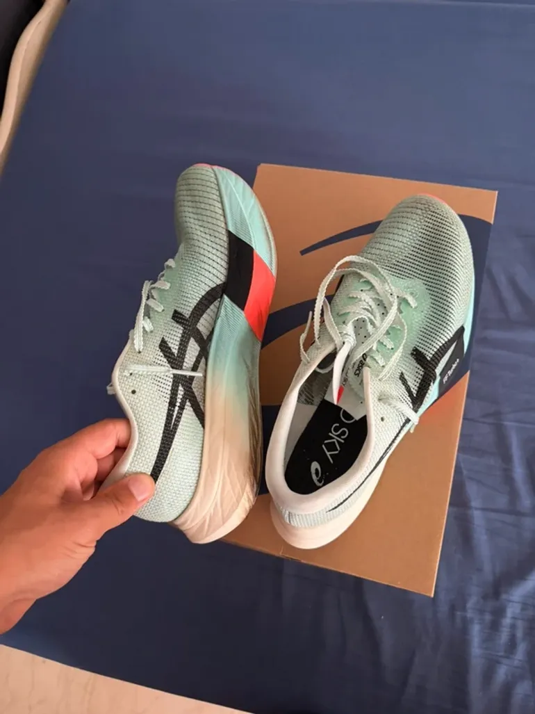 Tweedehands Asics metaspeed Sky paris bike — afbeelding 2 van 8