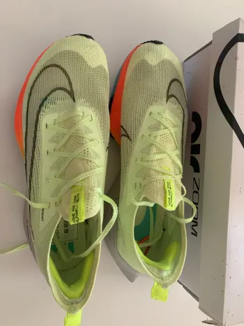 Tweedehands Nike Air Zoom Alphafly Next% bike — afbeelding 2 van 3
