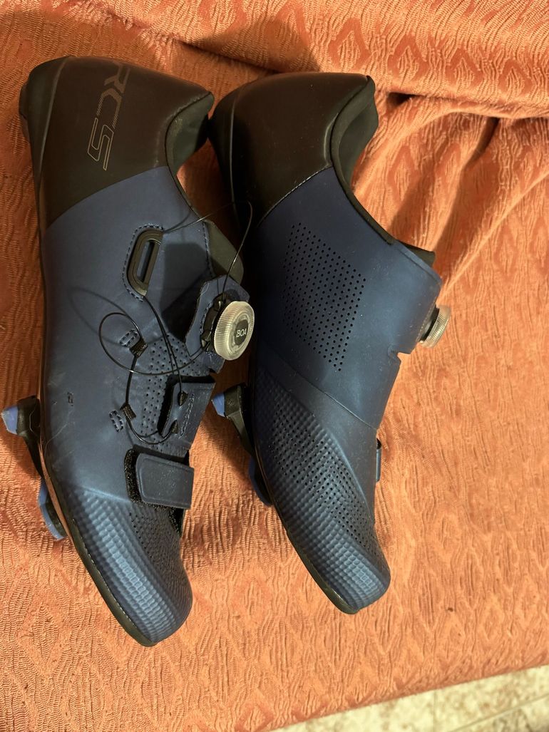 Used Shimano road shoes bike — image 1 of 4