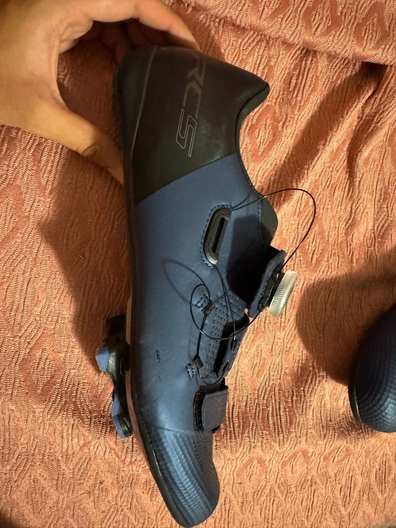 Used Shimano road shoes bike — image 2 of 4