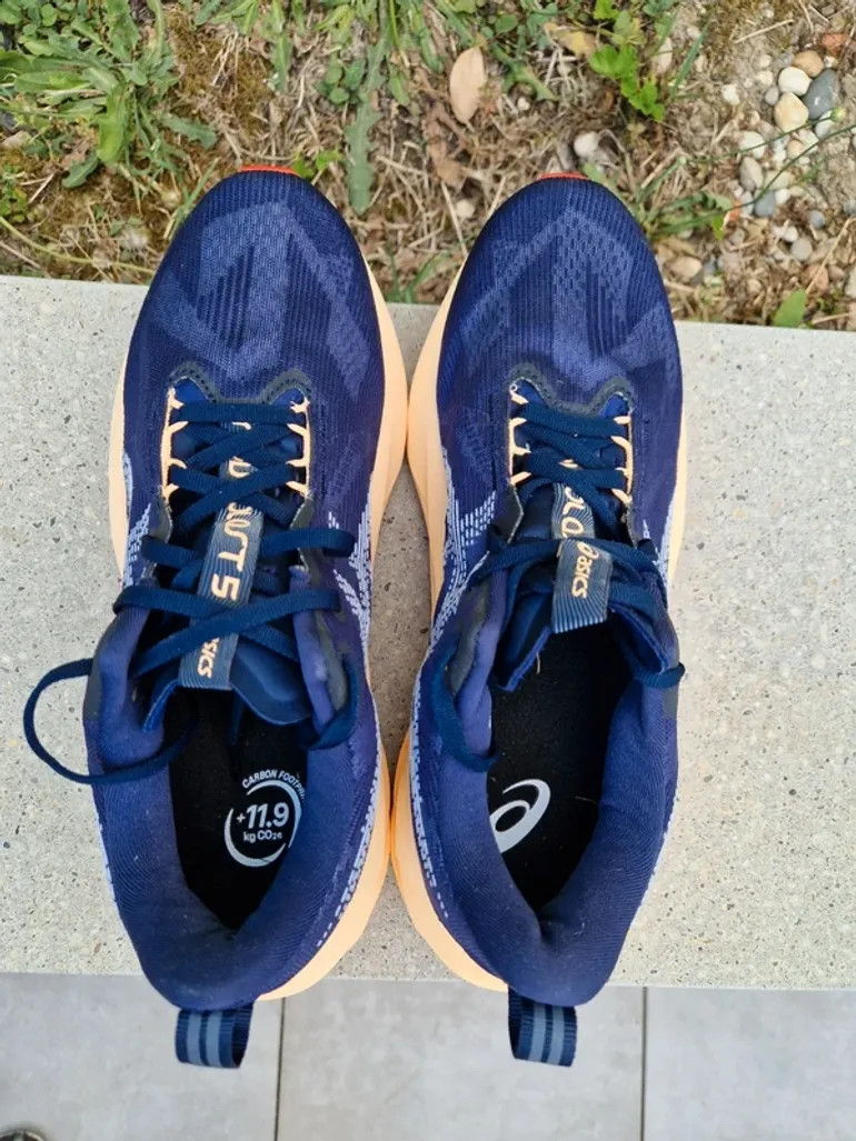 Tweedehands Asics Novablast 5 bike — afbeelding 5 van 7