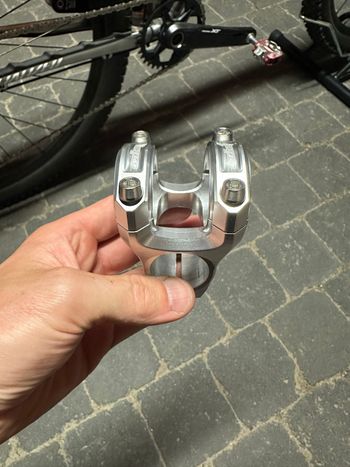 Použité Hope Gravity Stem 2026 bike — obrázek 5 z 6
