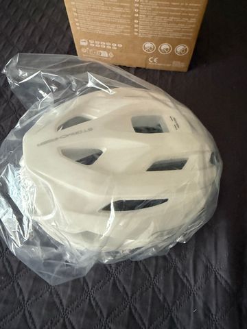 Used ABUS StormChaser ACE Helmet 2026 bike — image 2 of 10