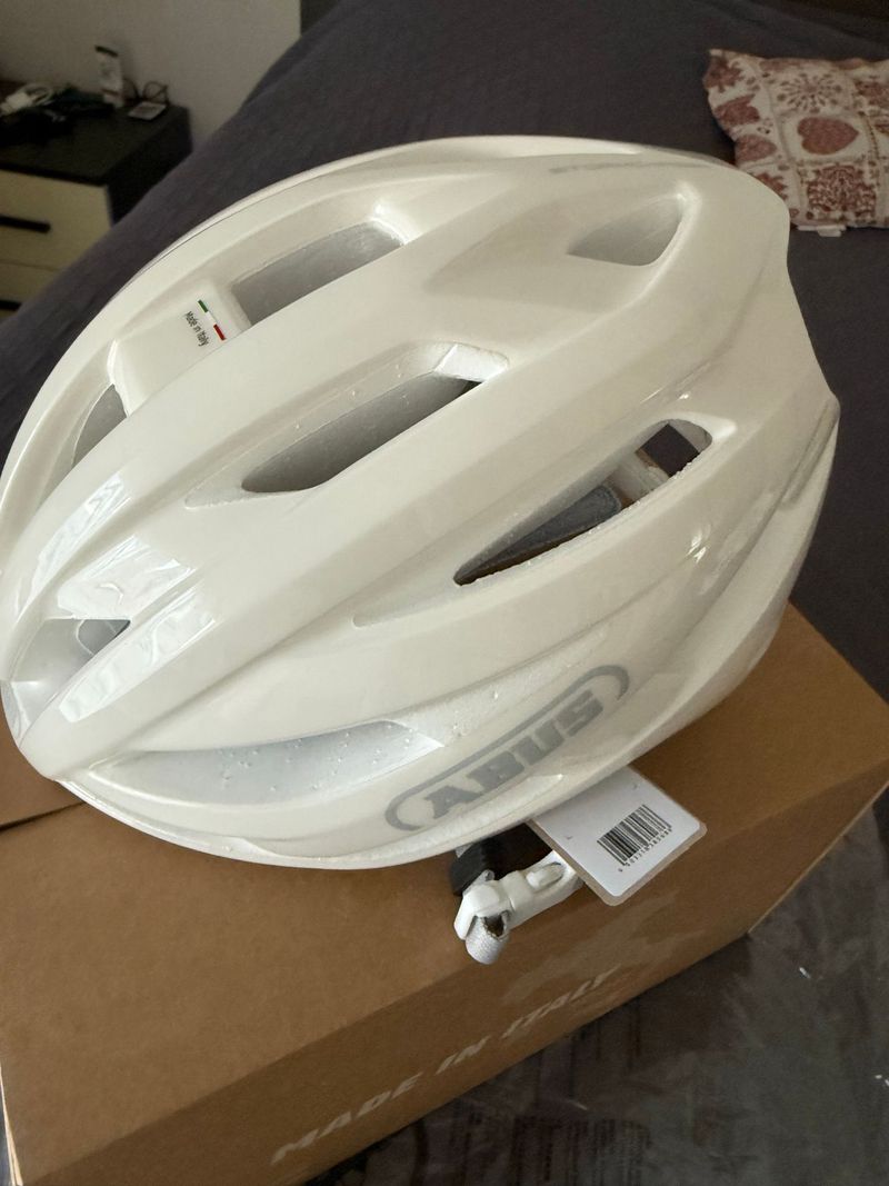 Used ABUS StormChaser ACE Helmet 2026 bike — image 1 of 10