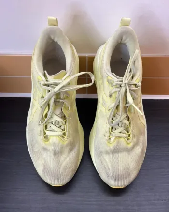 Tweedehands Asics Novablast 5 bike — afbeelding 2 van 13
