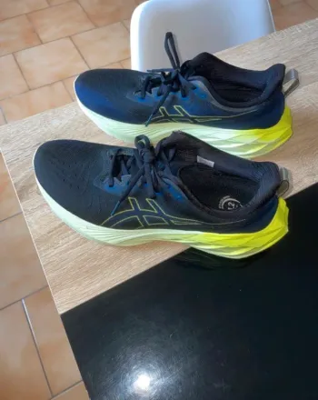 Gebrauchtes Asics Novablast 4 bike — Bild 2 von 5