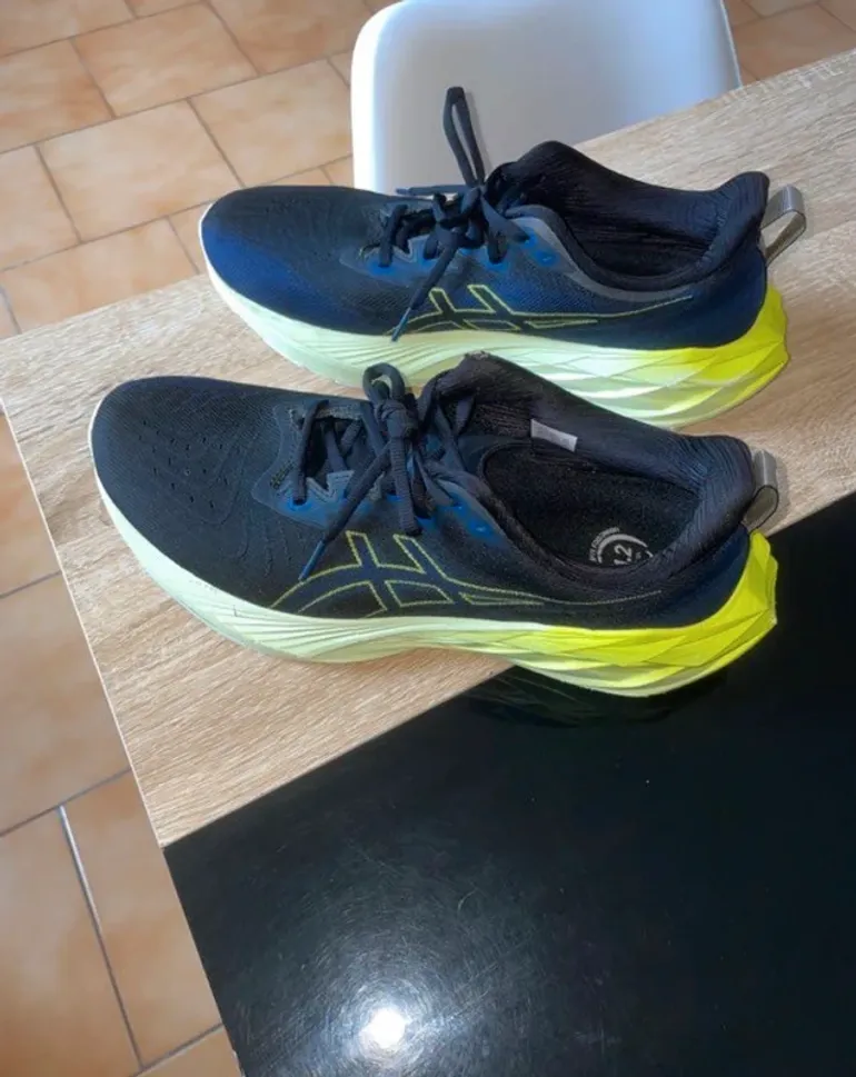 Gebrauchtes Asics Novablast 4 bike — Bild 2 von 5