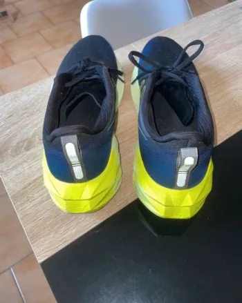Gebrauchtes Asics Novablast 4 bike — Bild 3 von 5