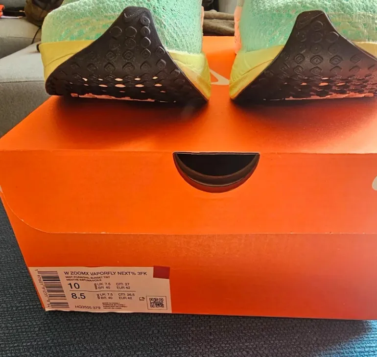 Used Nike Vaporfly Next %3 bike — image 2 of 5