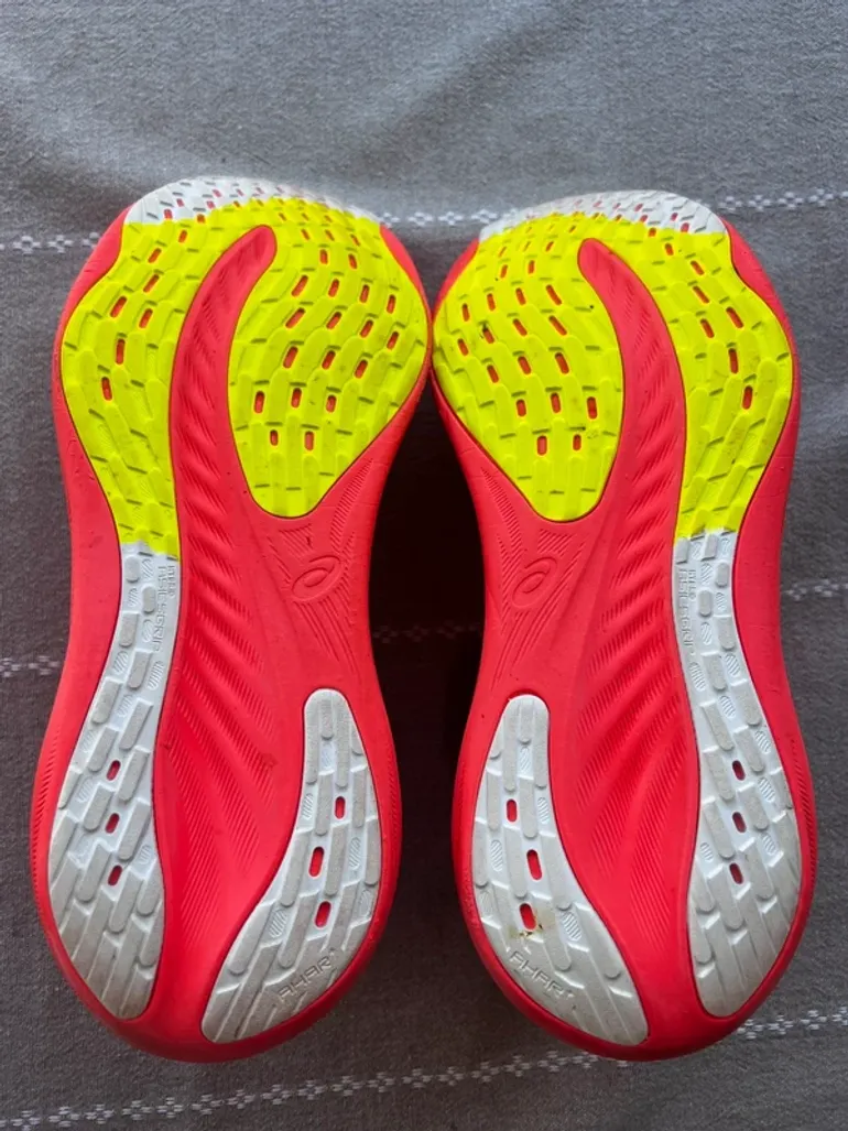 Used Asics Gel Nimbus 26 bike — image 2 of 6