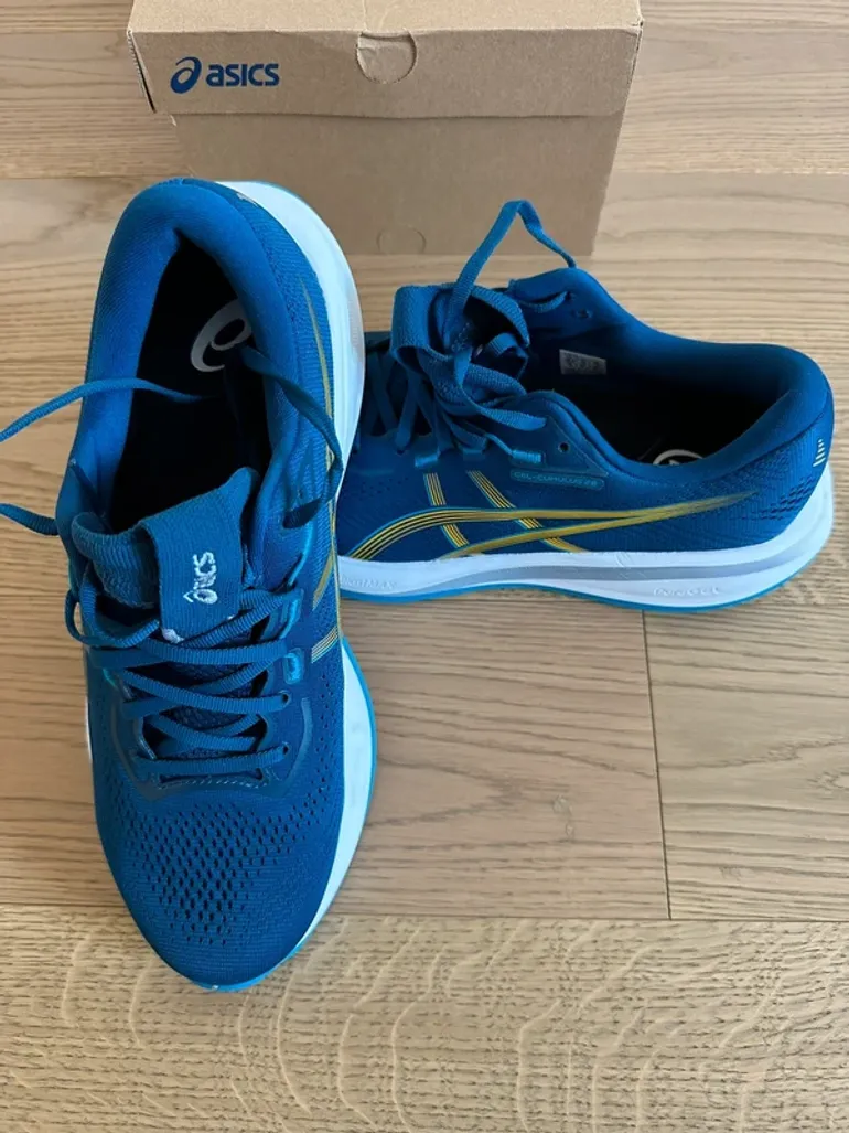 Used Asics Cumulus 28 bike — image 6 of 8