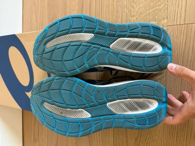 Used Asics Cumulus 28 bike — image 4 of 8